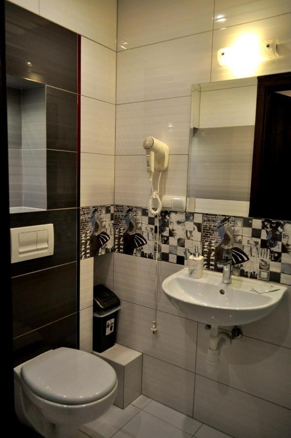 Hotel Pauza Радзин Подляски Екстериор снимка
