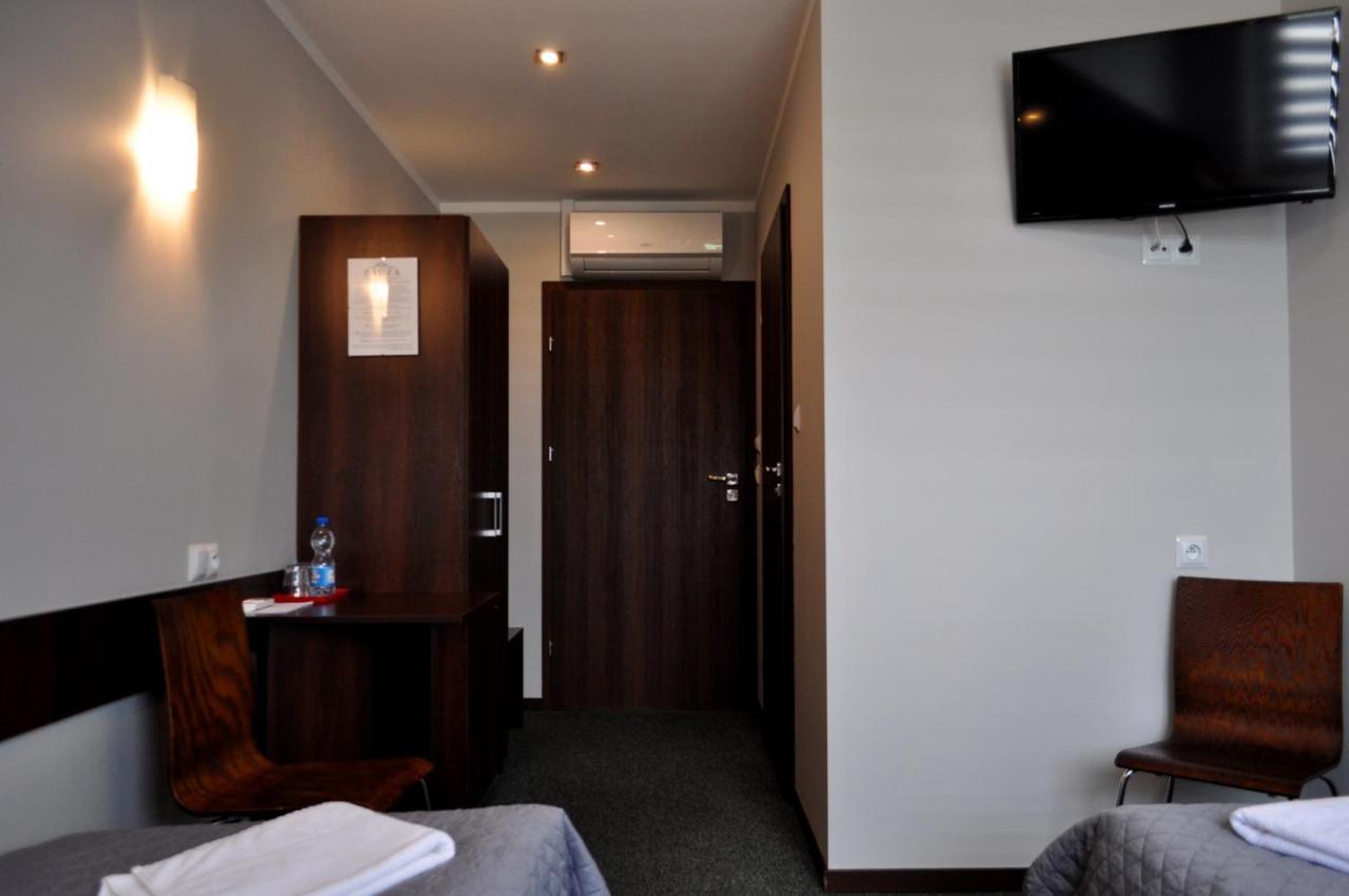 Hotel Pauza Радзин Подляски Екстериор снимка