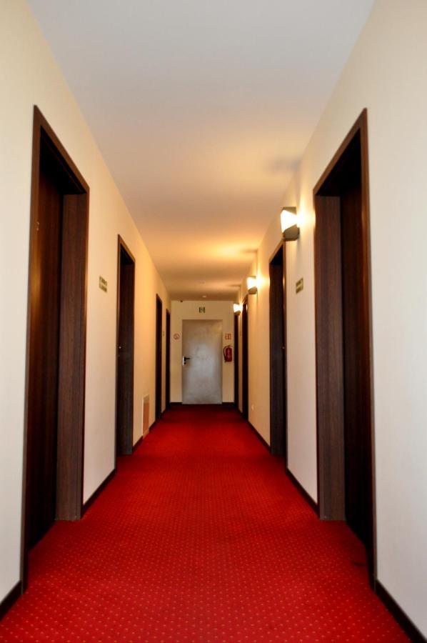 Hotel Pauza Радзин Подляски Екстериор снимка